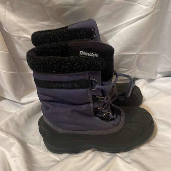 Sorel Thinsulate Insulation Winter Boots - Picture 2 of 6